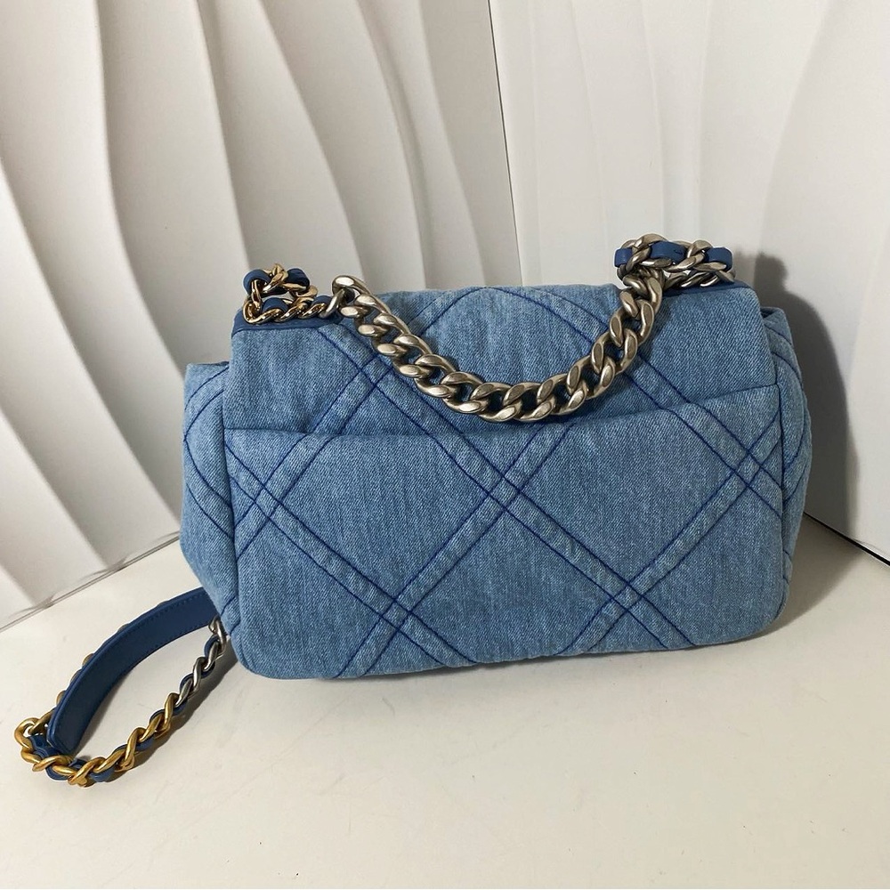 CHANEL 19 Handbag Medium Blue Denim - Picture 2 of 12